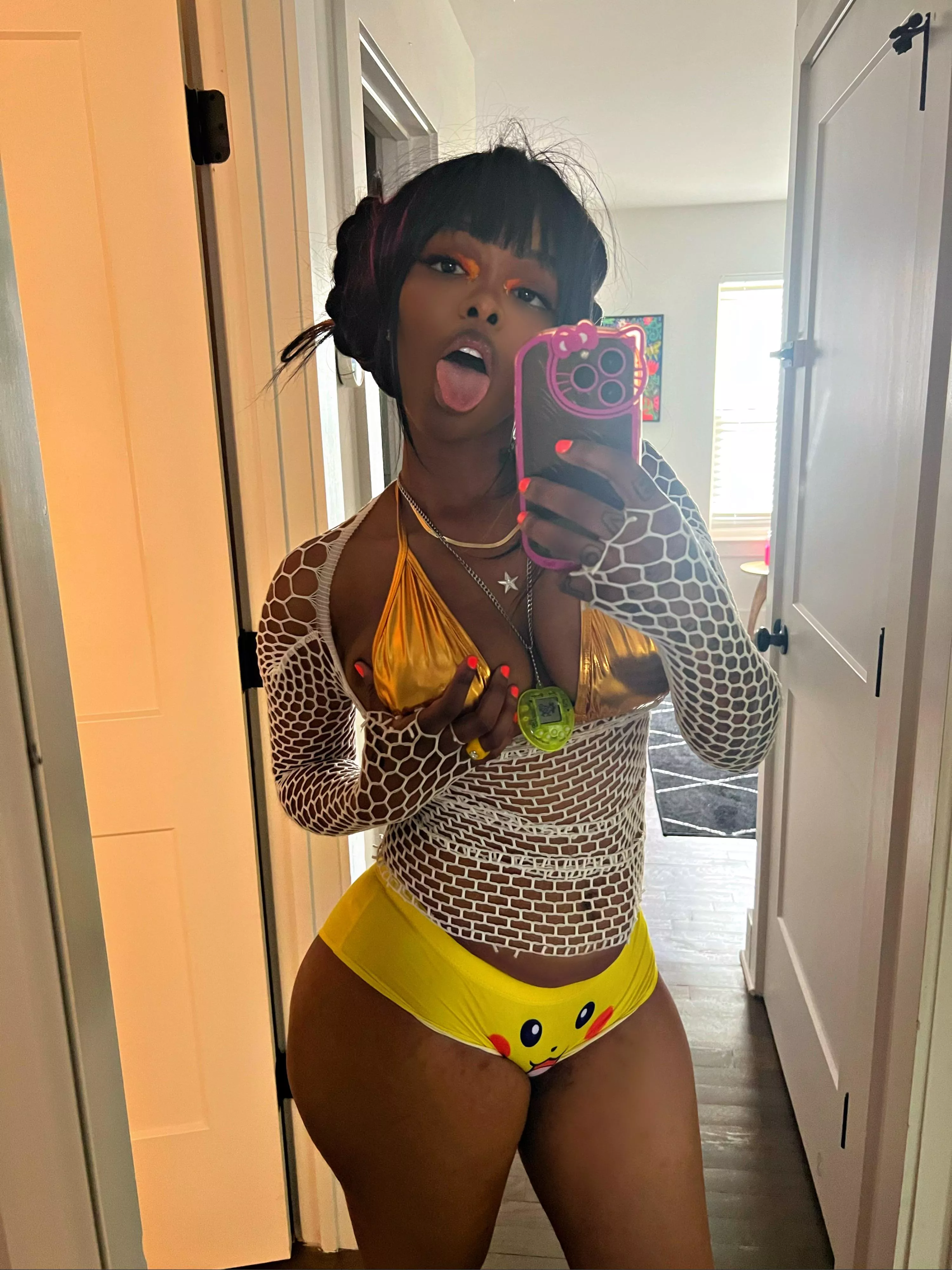 My eyes are up here baby <3  posted by DeeJanay