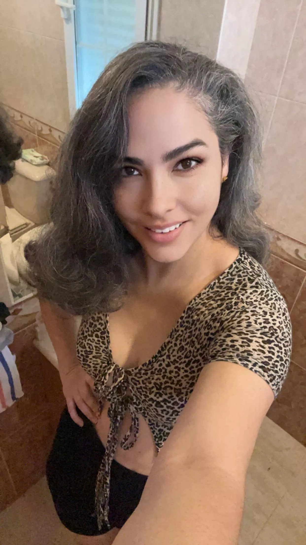 Rate this selfie  posted by Resident_Rub_5315