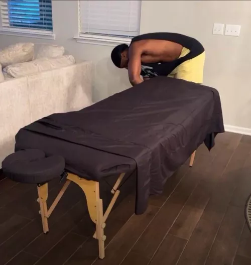 Traveling Erotic Massage Therapist  by blckmonstardick