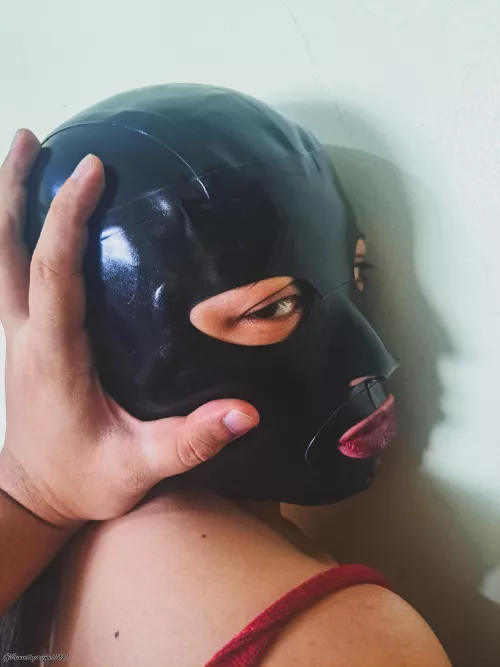 When she looks at you like this  by Silhouette_Project