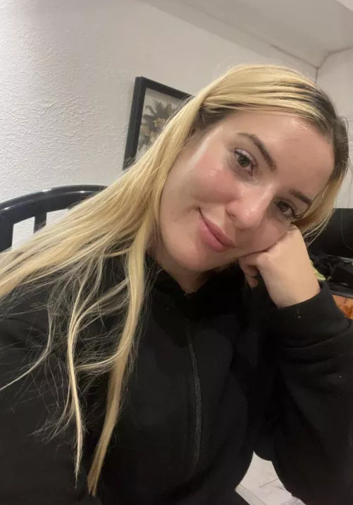 Who’s interested in a playful chat with a 19 F tonight by KendraLuv_94