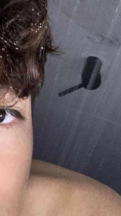 Yo im 18 ;) by SignalDelay9633