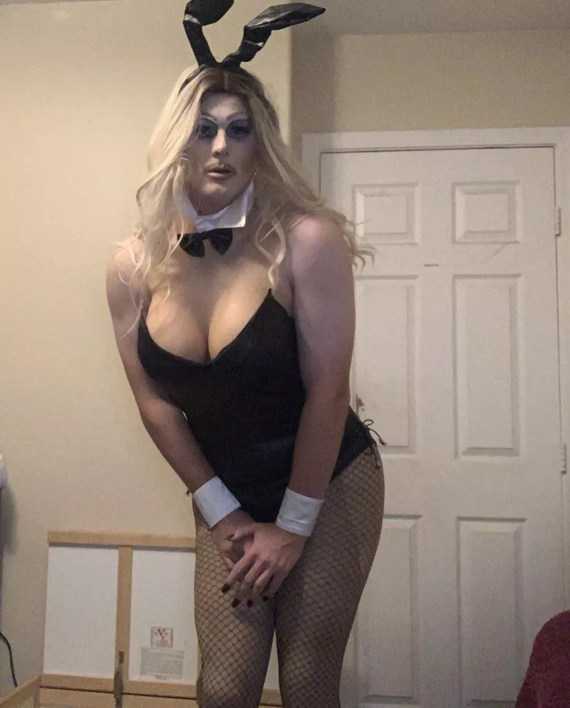 Any daddies need a bunny bouncing on their cock this Halloween  posted by AmberKrystalcd