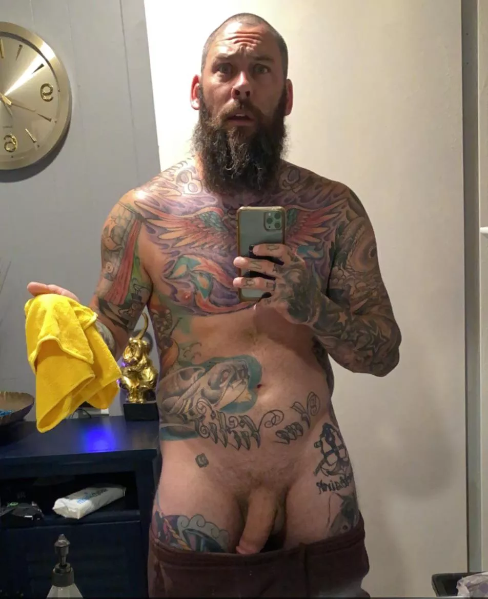 Big beard, big boner, clean mirror. 41m posted by toothlessterror