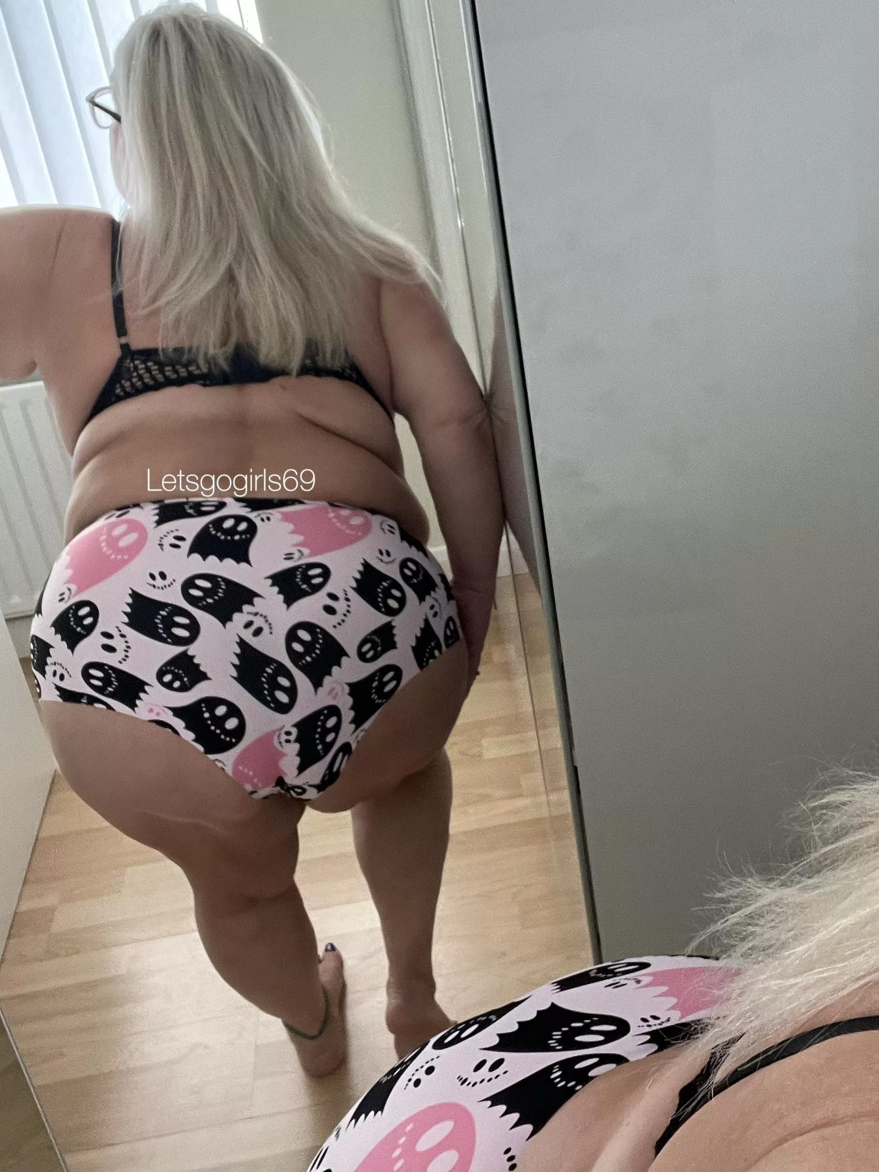 👻boo-ty👻 posted by Letsgogirls69