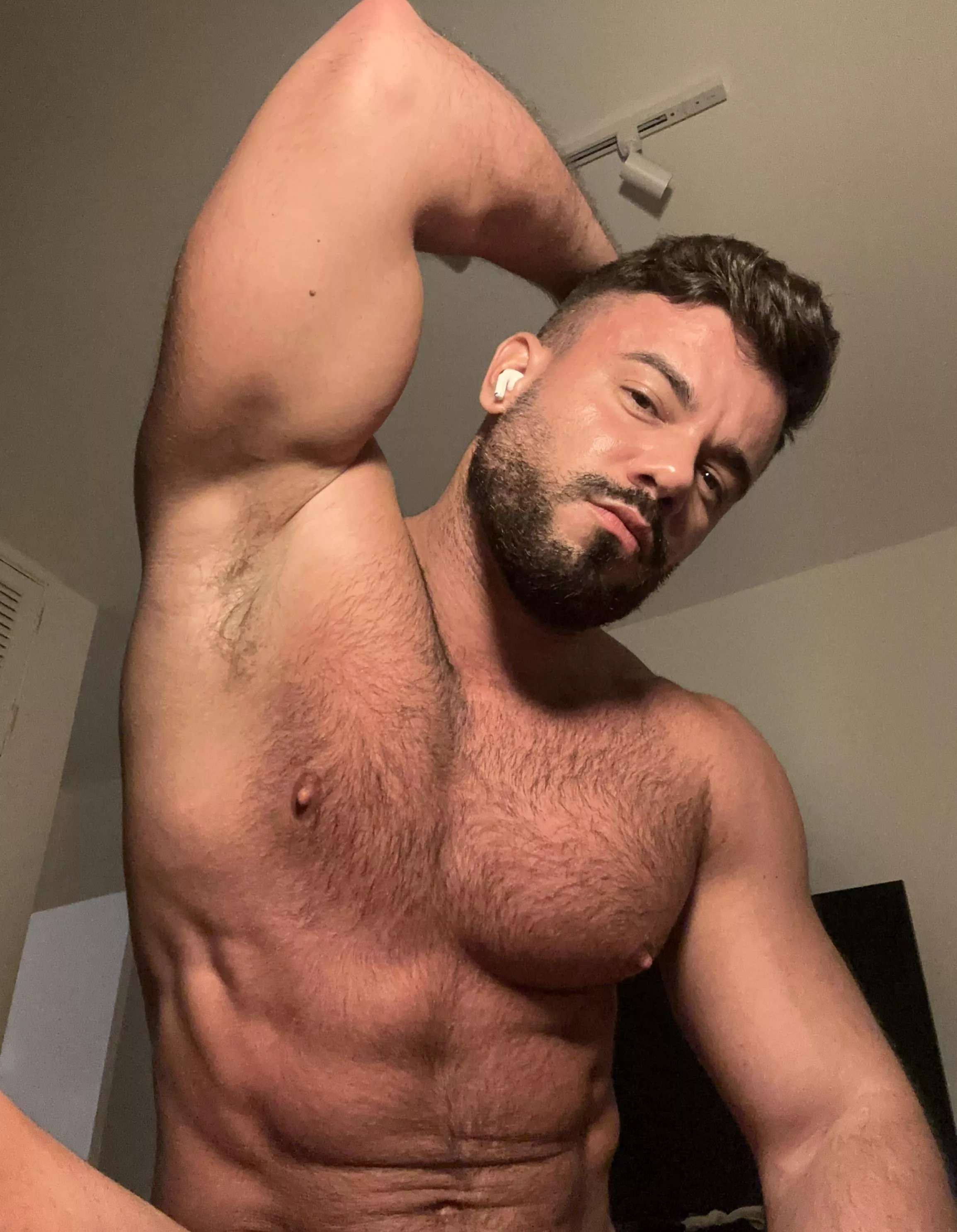 Can you help me to wash my back? posted by italofassin