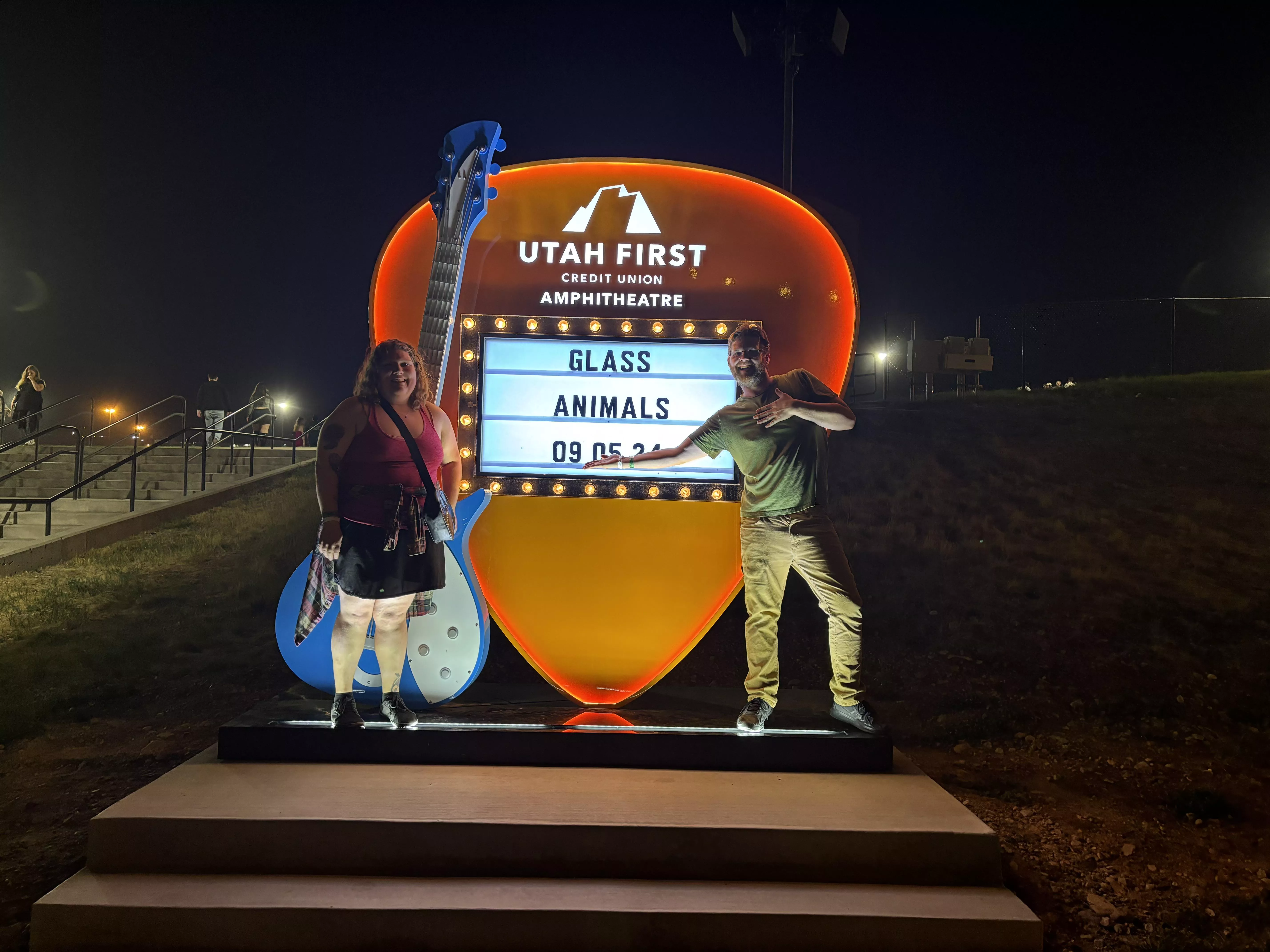 Couple for couple in Page.  posted by Cpl_of_sirens