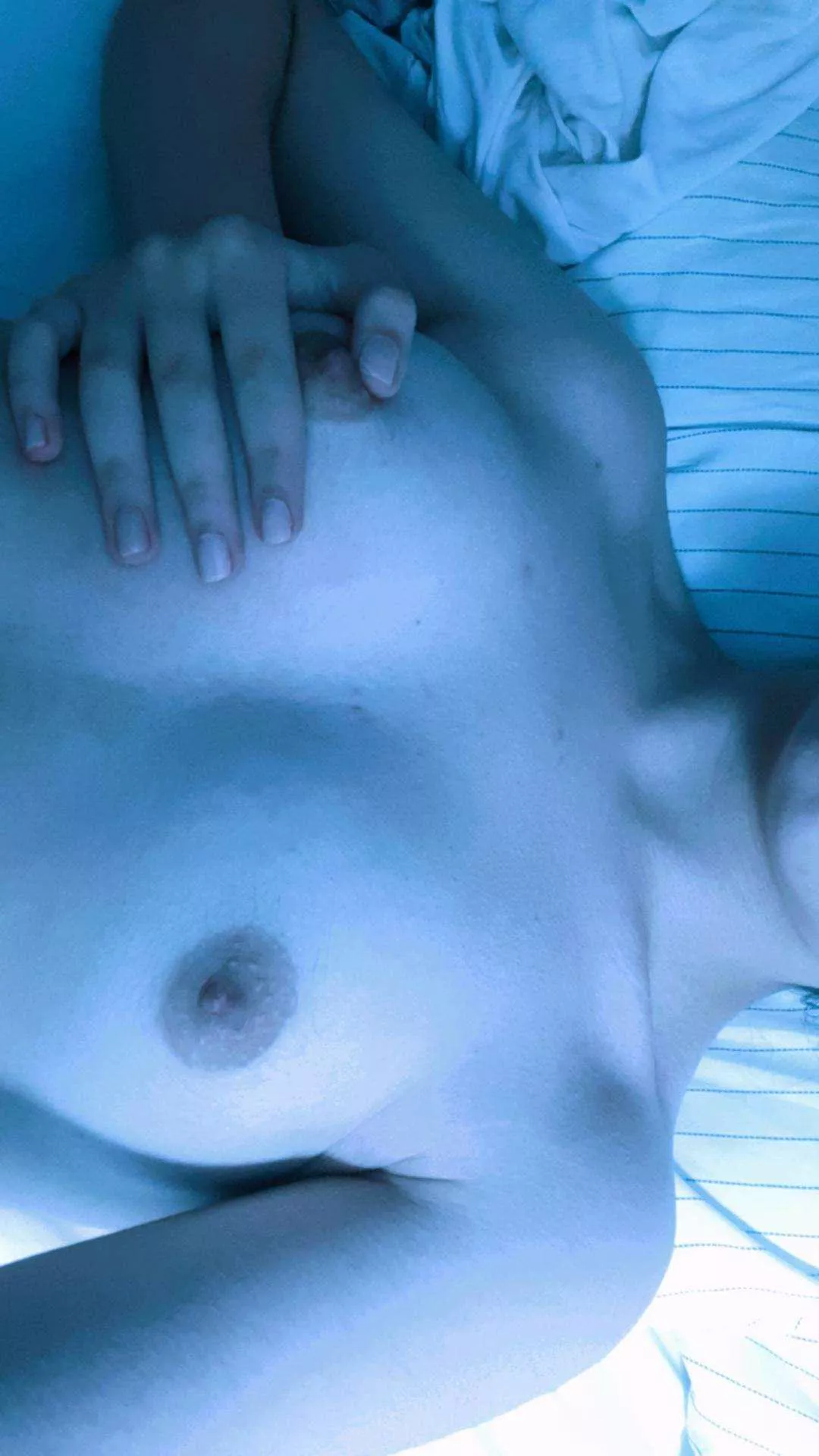 daddy r my tits too small for u?  posted by ReporterOk1331