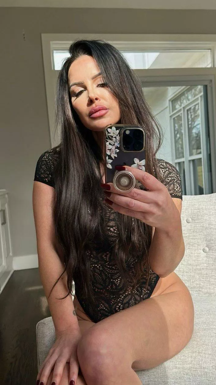 do you want me to entertain you with my big lips tonight ;) 41F posted by Sweet_babyLove0