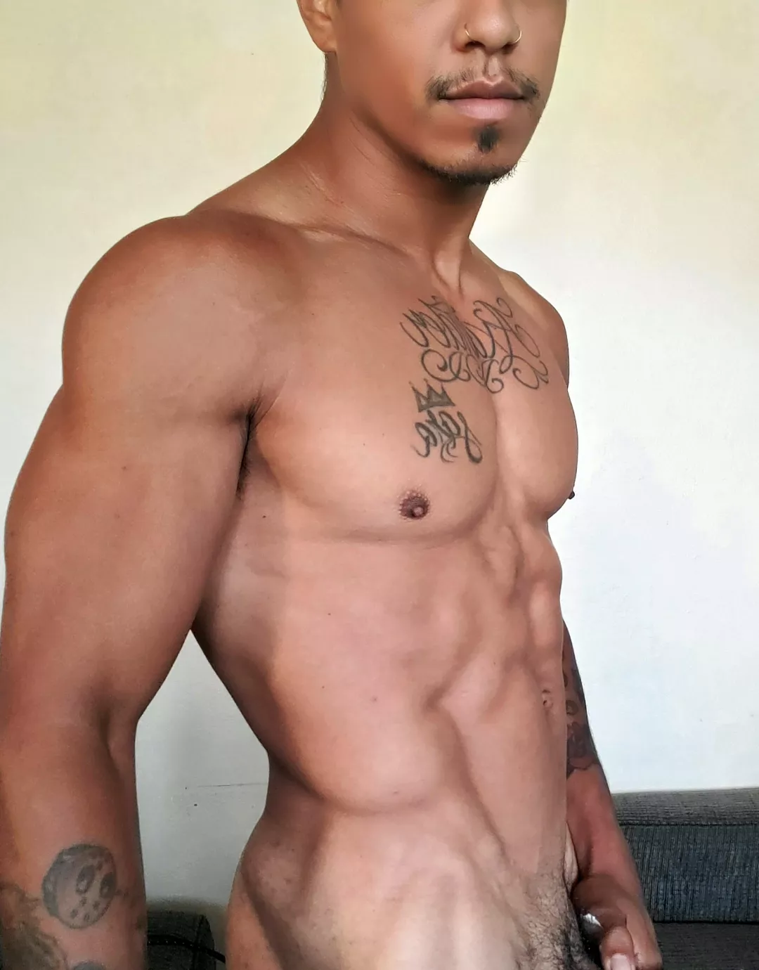 Get on your knees posted by shortking_fit