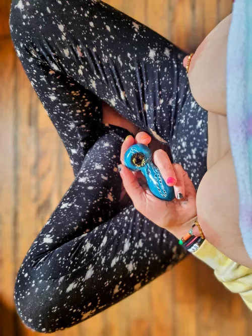 Good morning [f]rom my living room floor 💚🌄 by Status_Stand3678