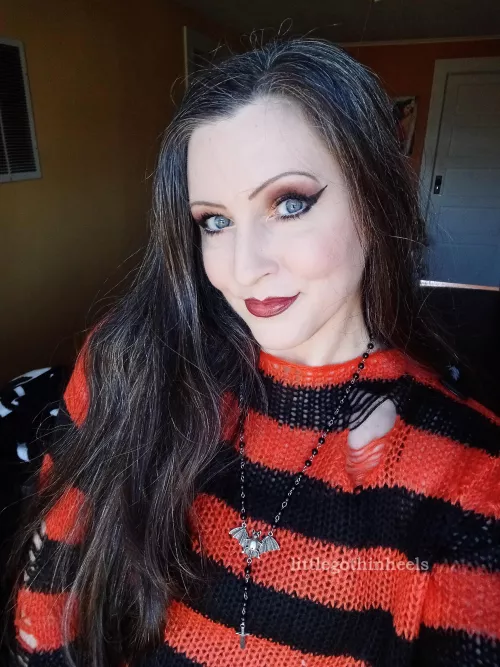 goth girl since the 90s (43F) by littlegothinheels