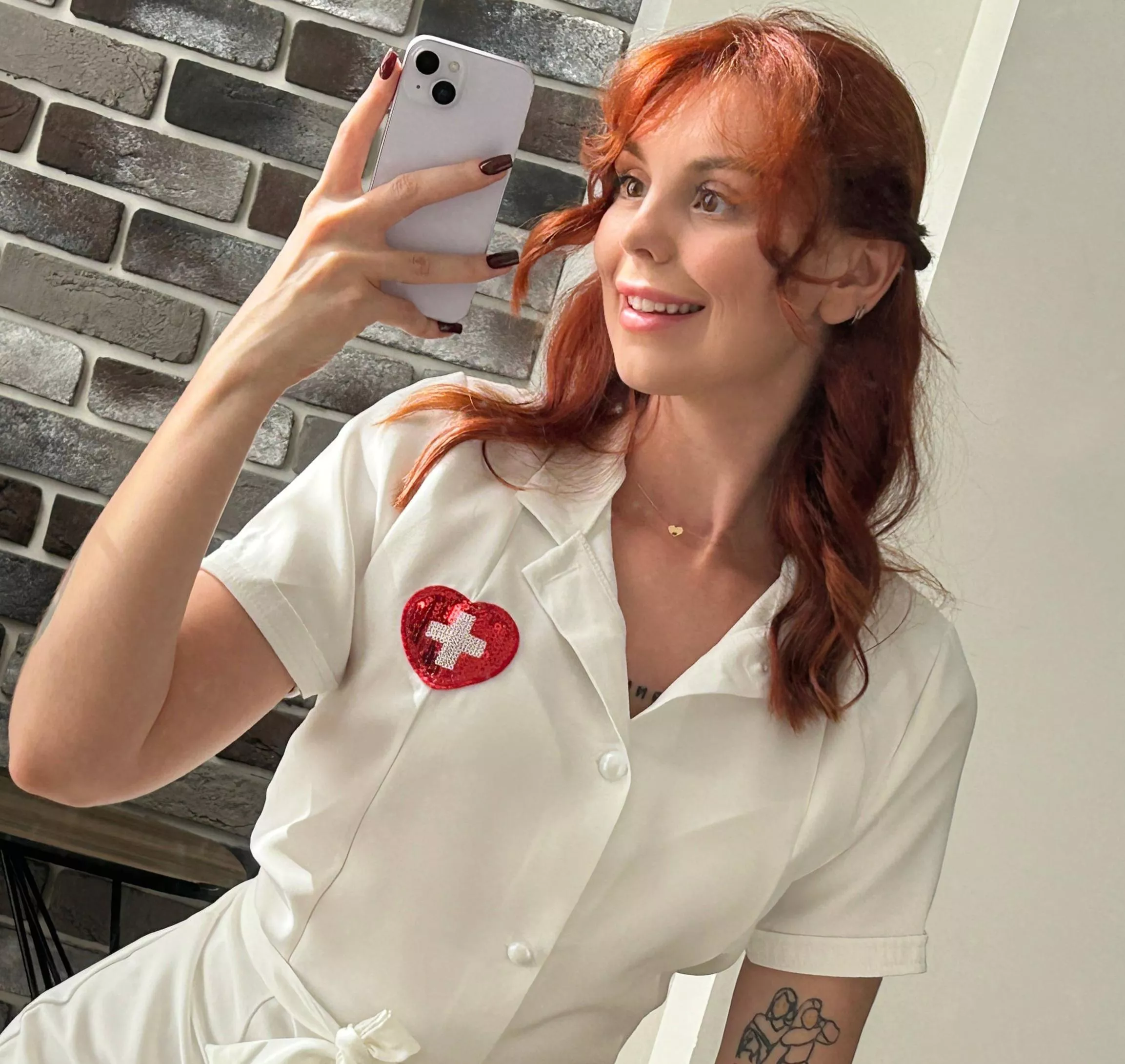 Guess what color bra are under the robe posted by cuttehandsome