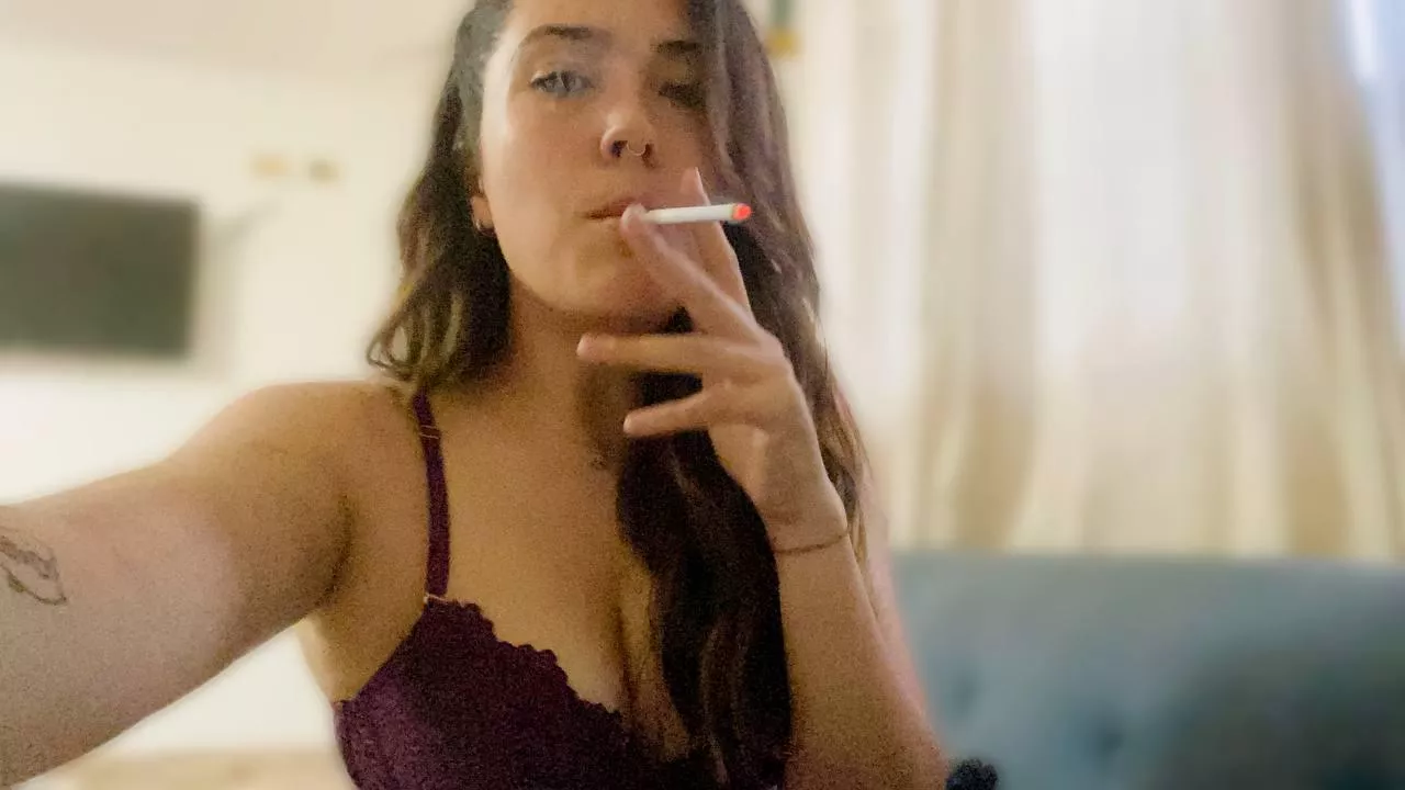 Hope u won't mind if i'll be smoking while the ride  posted by littlegarage1