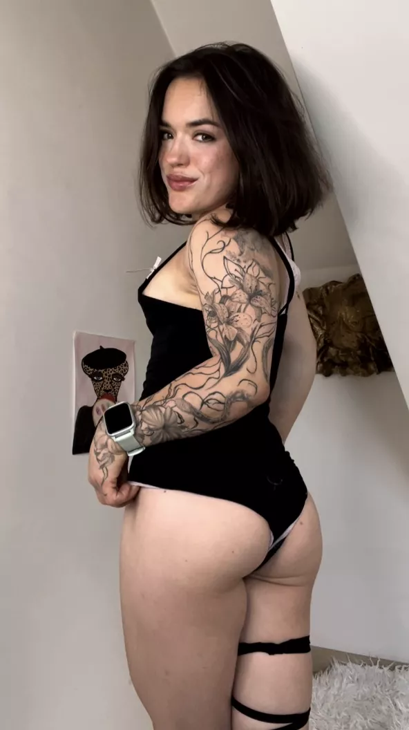 i want a sugar daddy posted by Sophia_Dreamy