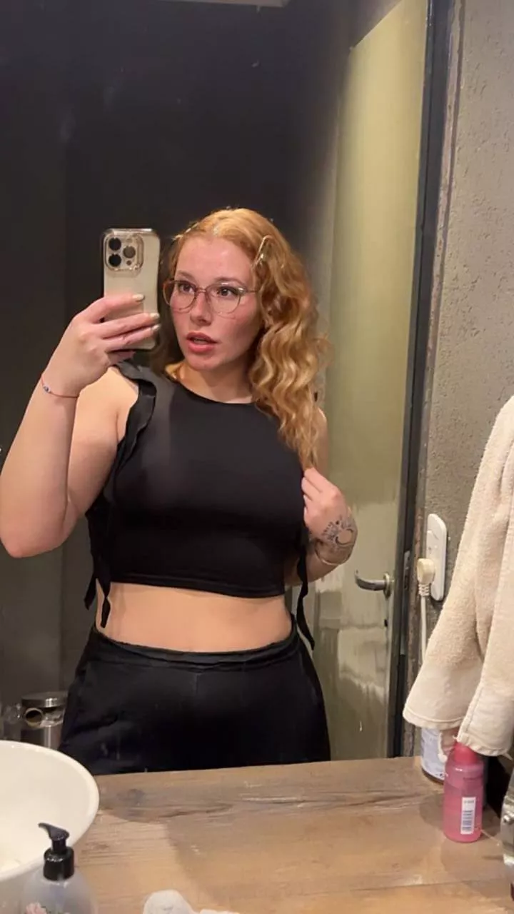 Just me trying to show myself off, do I look atleast half decent today or what? posted by lustyBananas