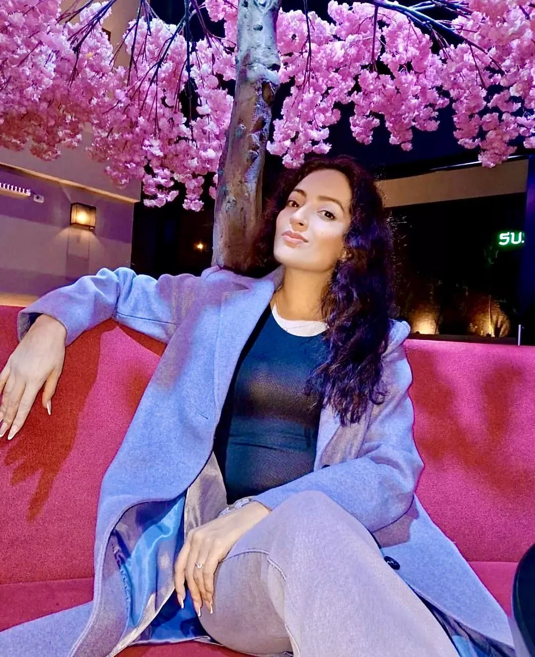 Lock eyes... Now you're stuck with me. posted by Kasscanela