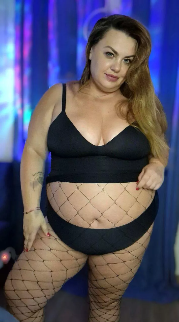 My chubby tummy is so cute :) Bet you can't resist it posted by curvy__queen__