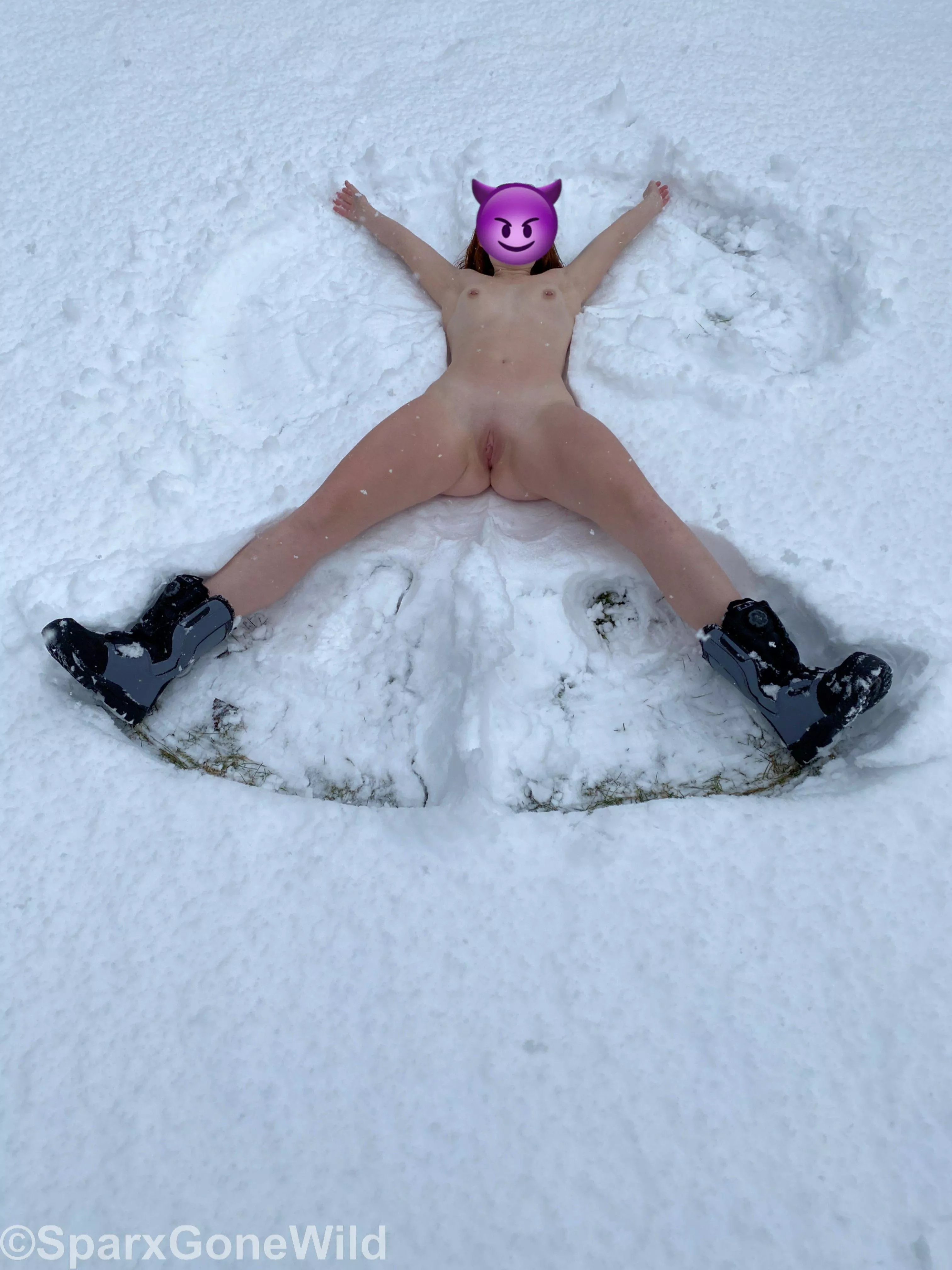 Naked snow angels posted by sparxgonewild