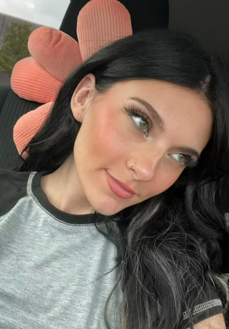 naughty selfie posted by xCinnamonTwist