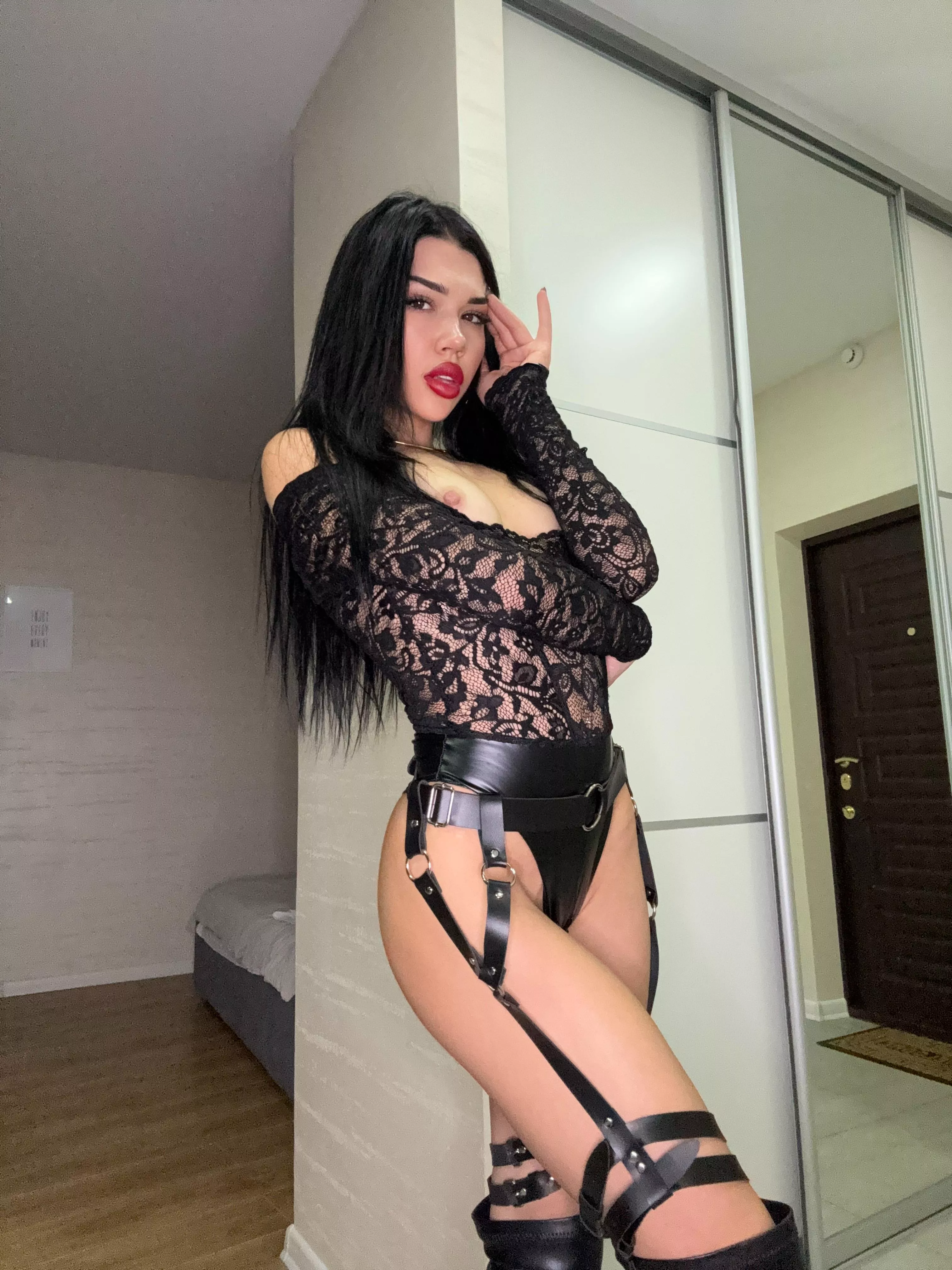 tantalizing glitter  posted by novabrunette