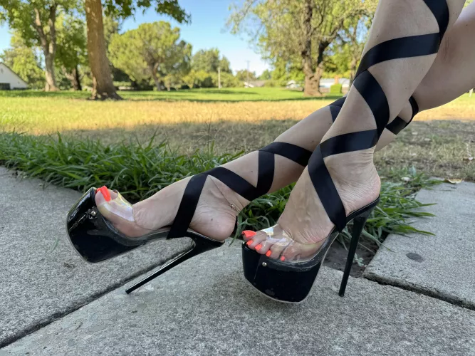 You should to see me in these gorgeous heels 😍 by missheels07