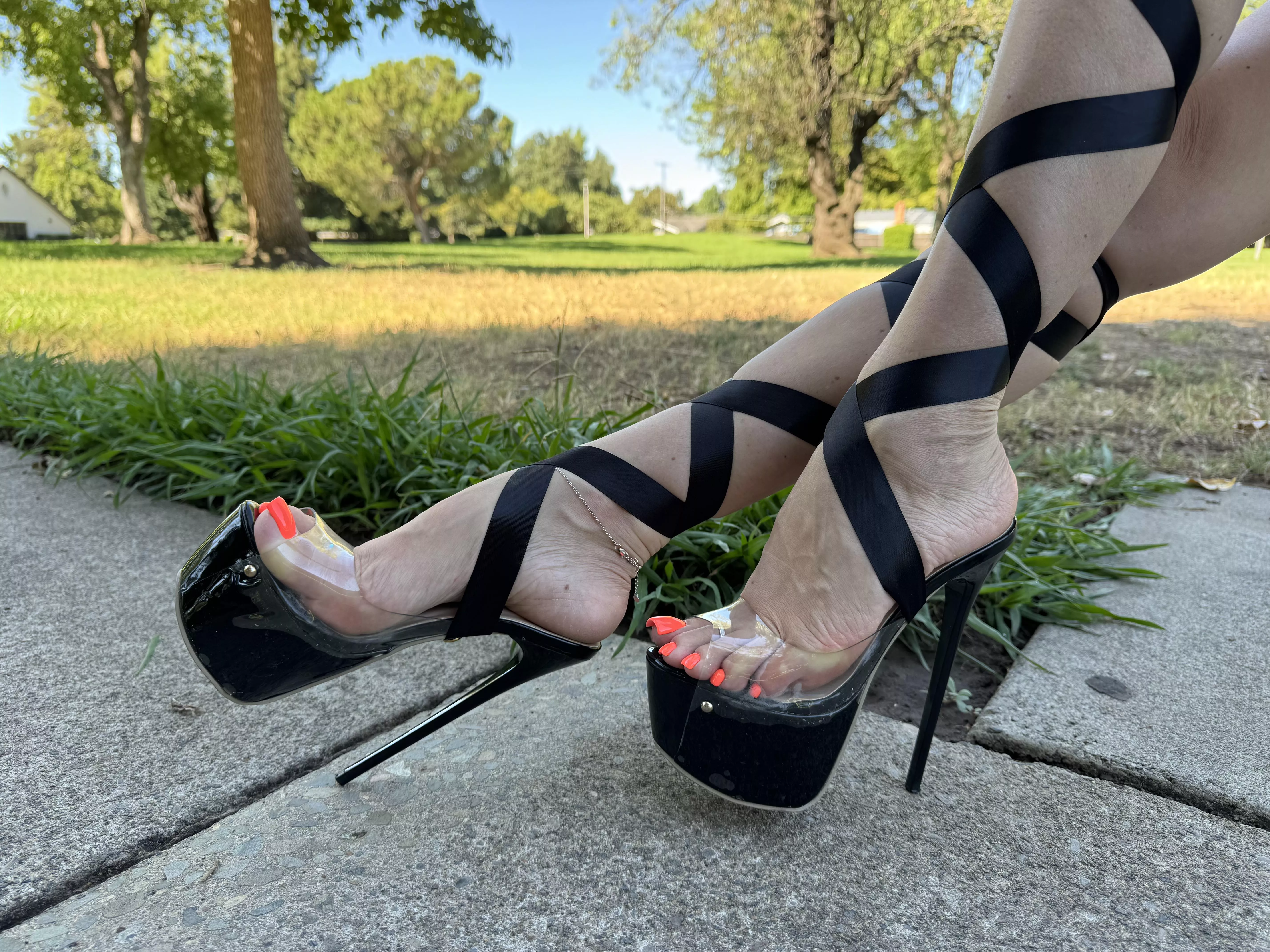 You should to see me in these gorgeous heels 😍 posted by missheels07