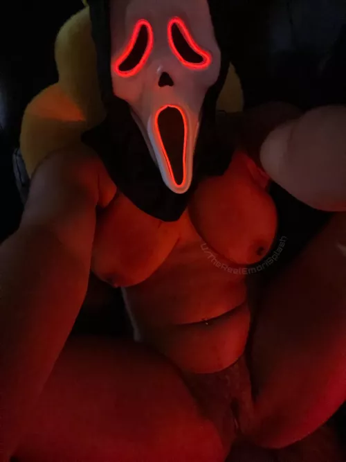 Happy Halloween 🎃  by TheRealEmoriSplash