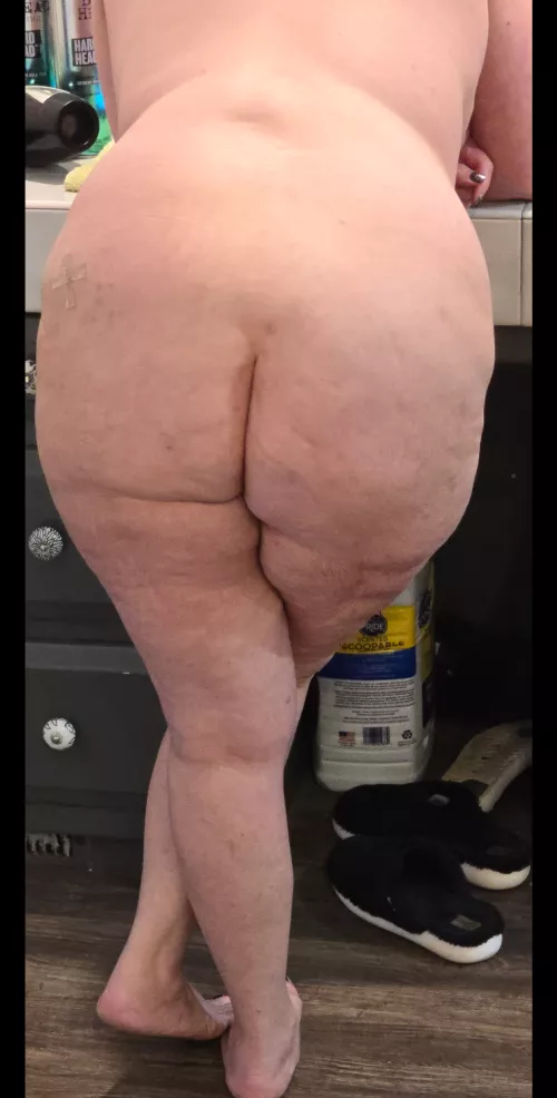 Spank me please ♥️♥️ by Aggravating_Wrap_797