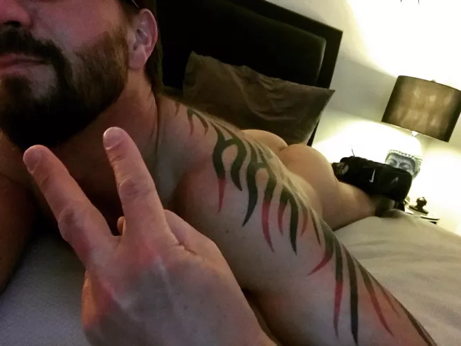 DL Chill Bi Masculine Blue Collar Construction Dude Looking To Give Head by FoxNationsPupAsh