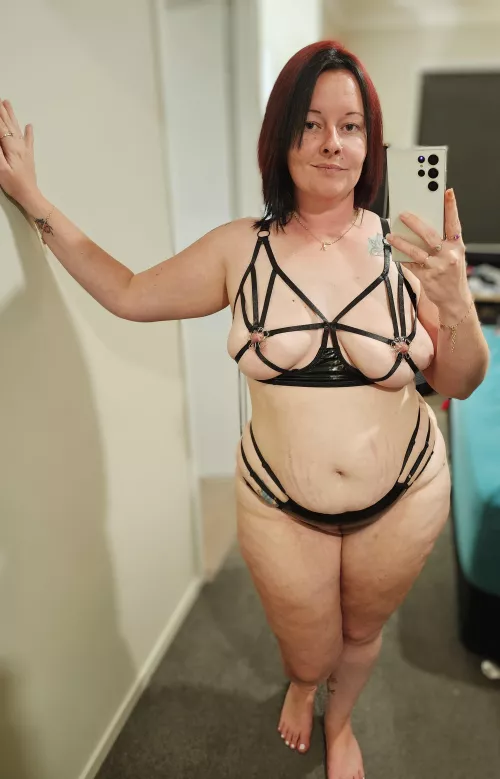 I make customs and do video calls by DesiredVixen