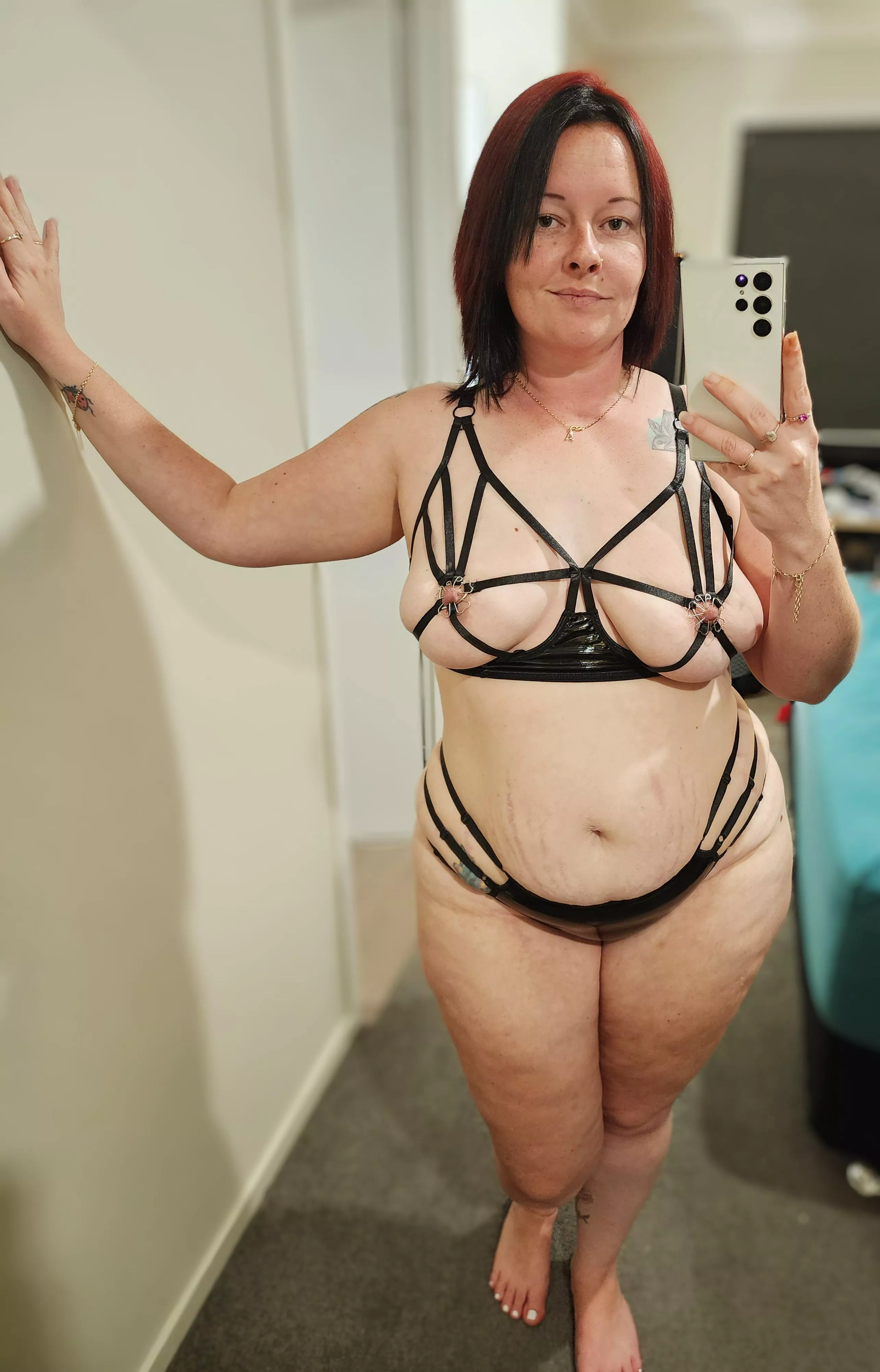 I make customs and do video calls posted by DesiredVixen