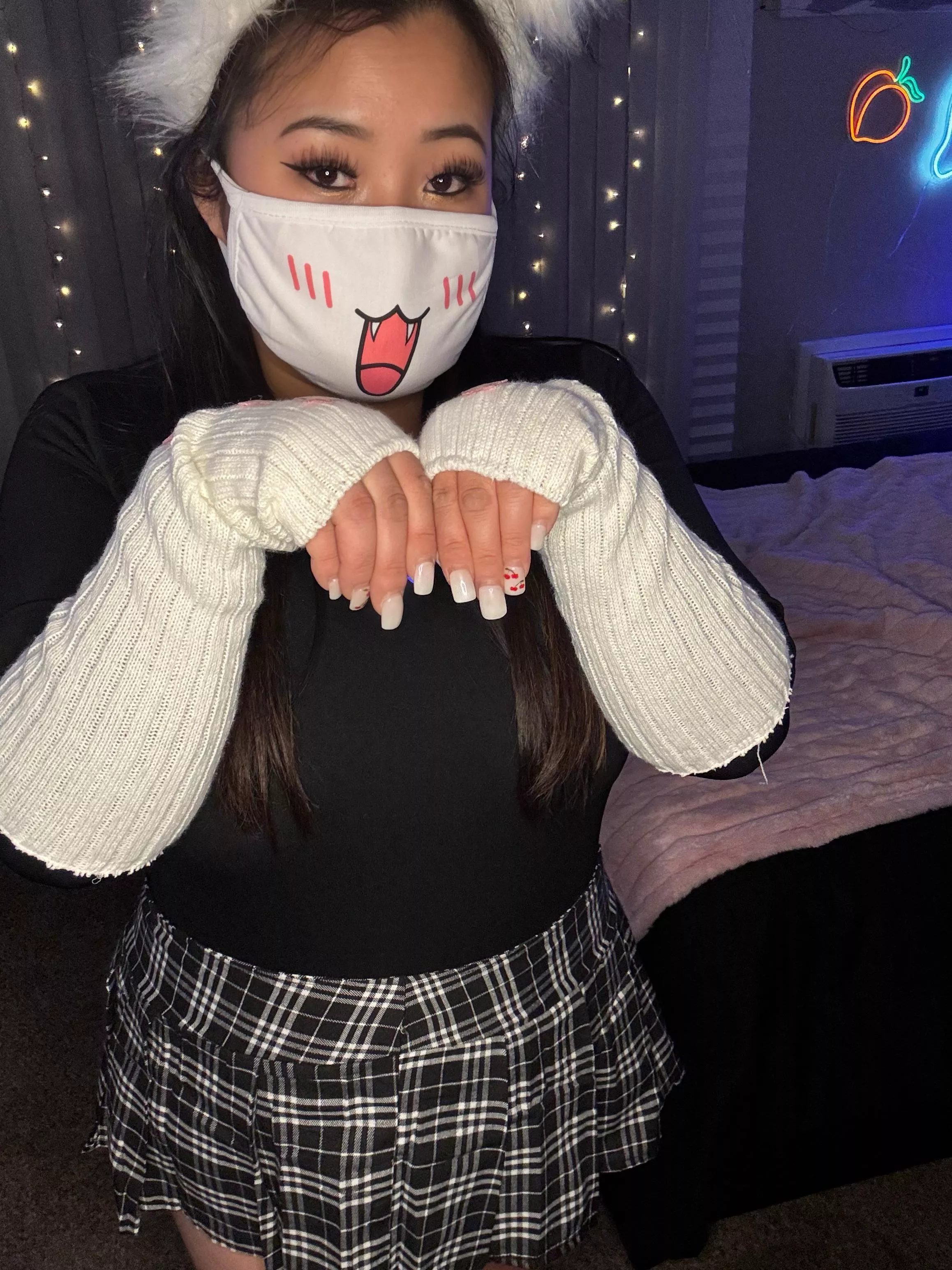 Nerdy girls need attention too posted by megs_song