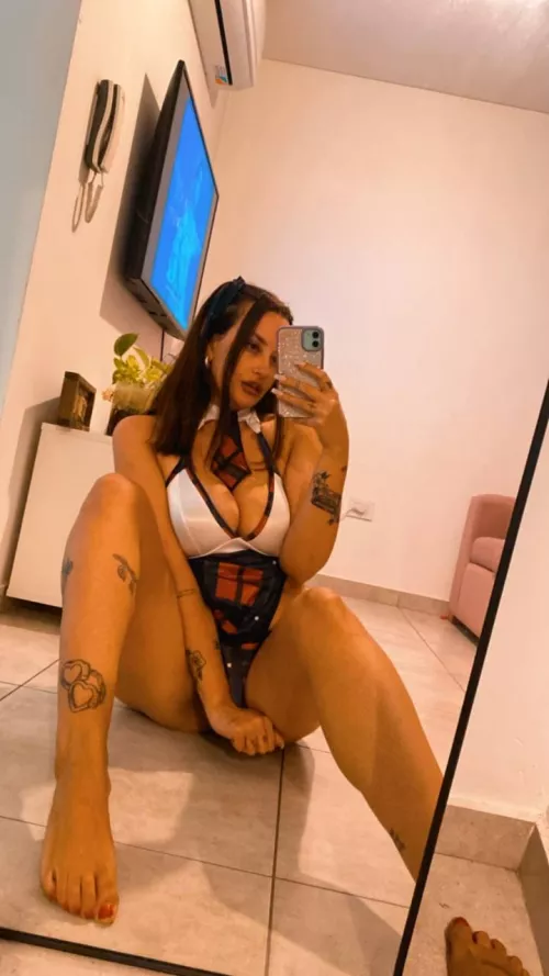 These legs belong to you  by w_queen