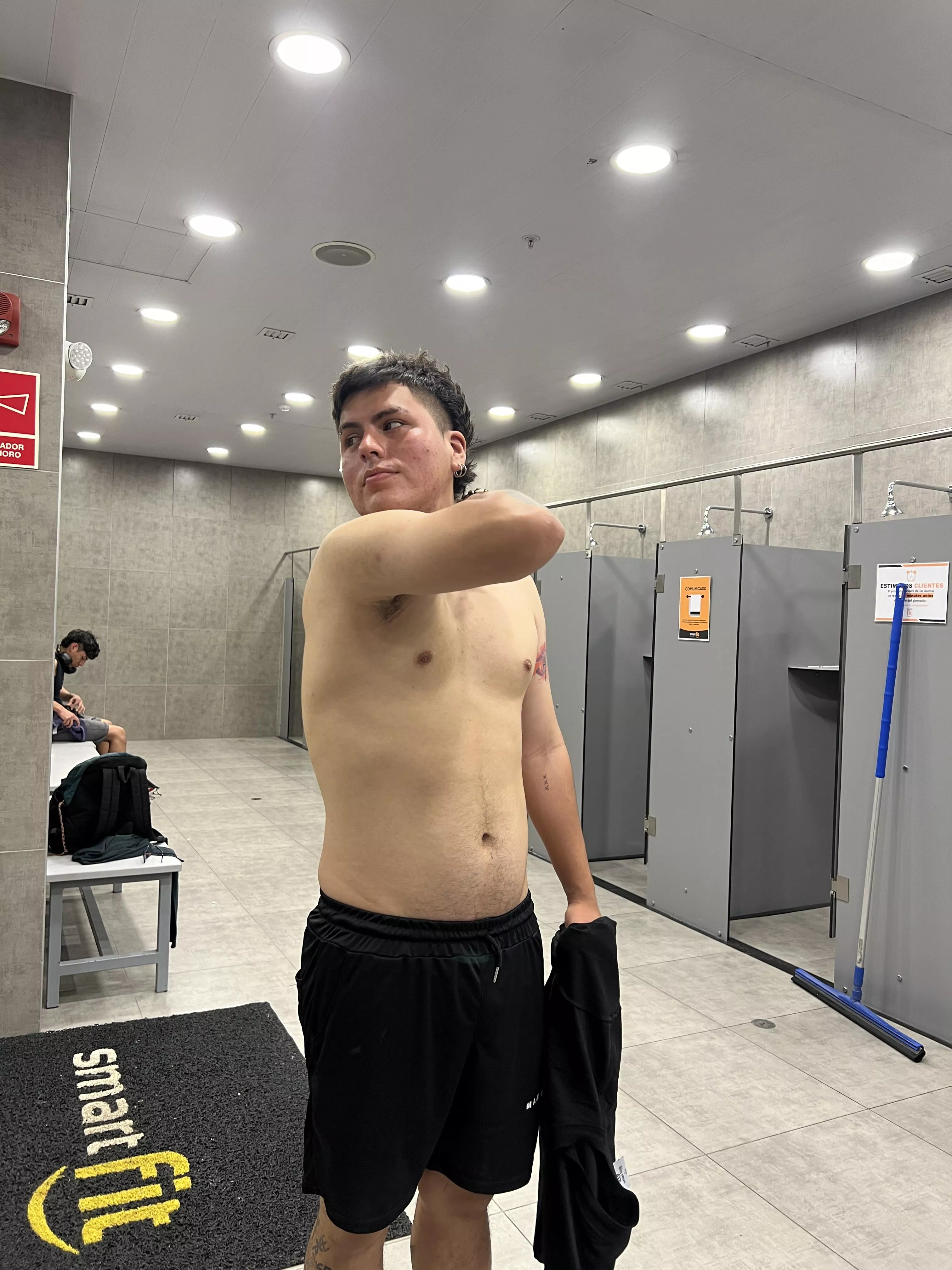 This sweaty armpit wants to feel your tongue slut haha posted by joanmanly