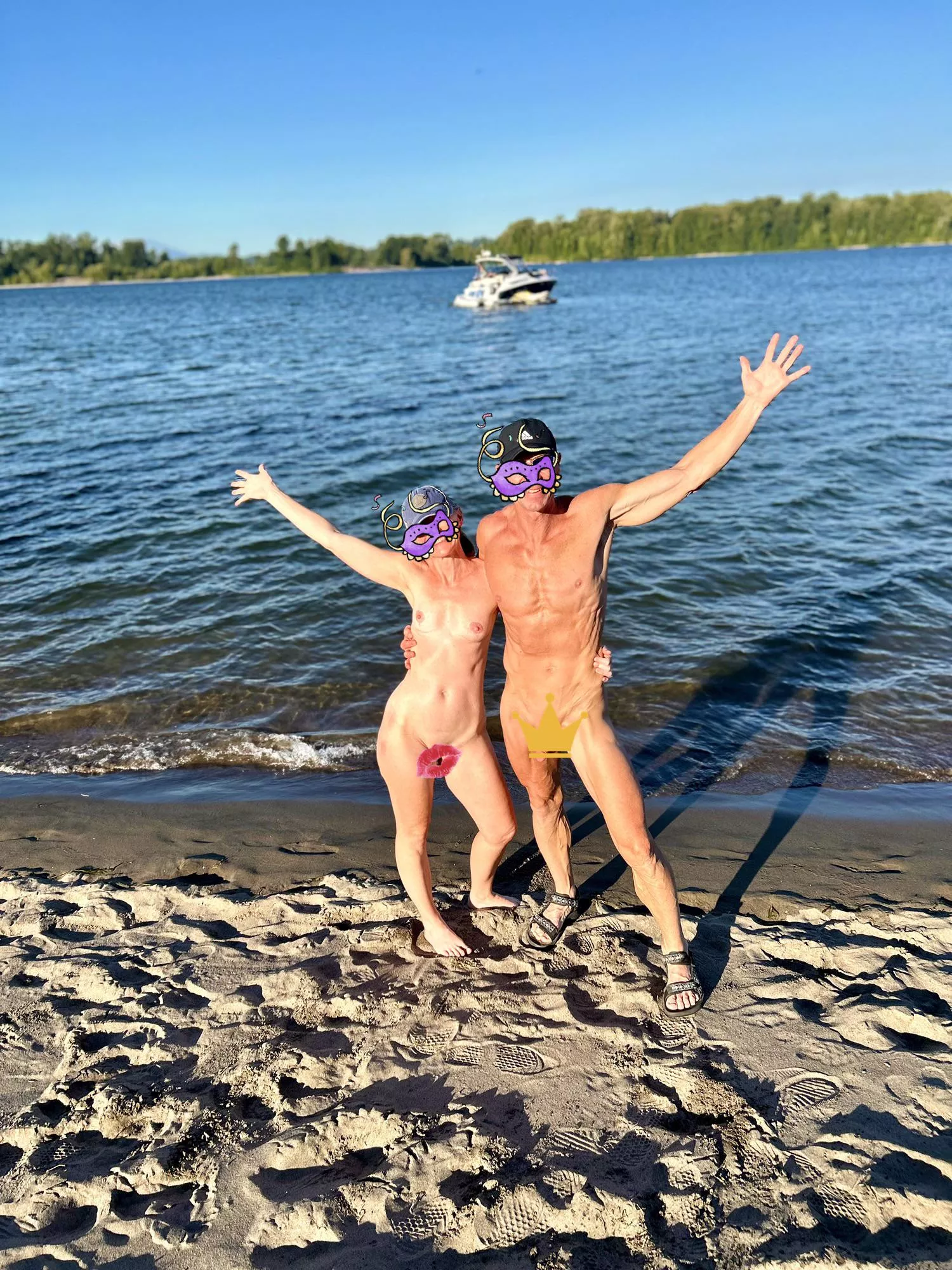 5-12 Nov Fit Couple Looking… posted by amulekex