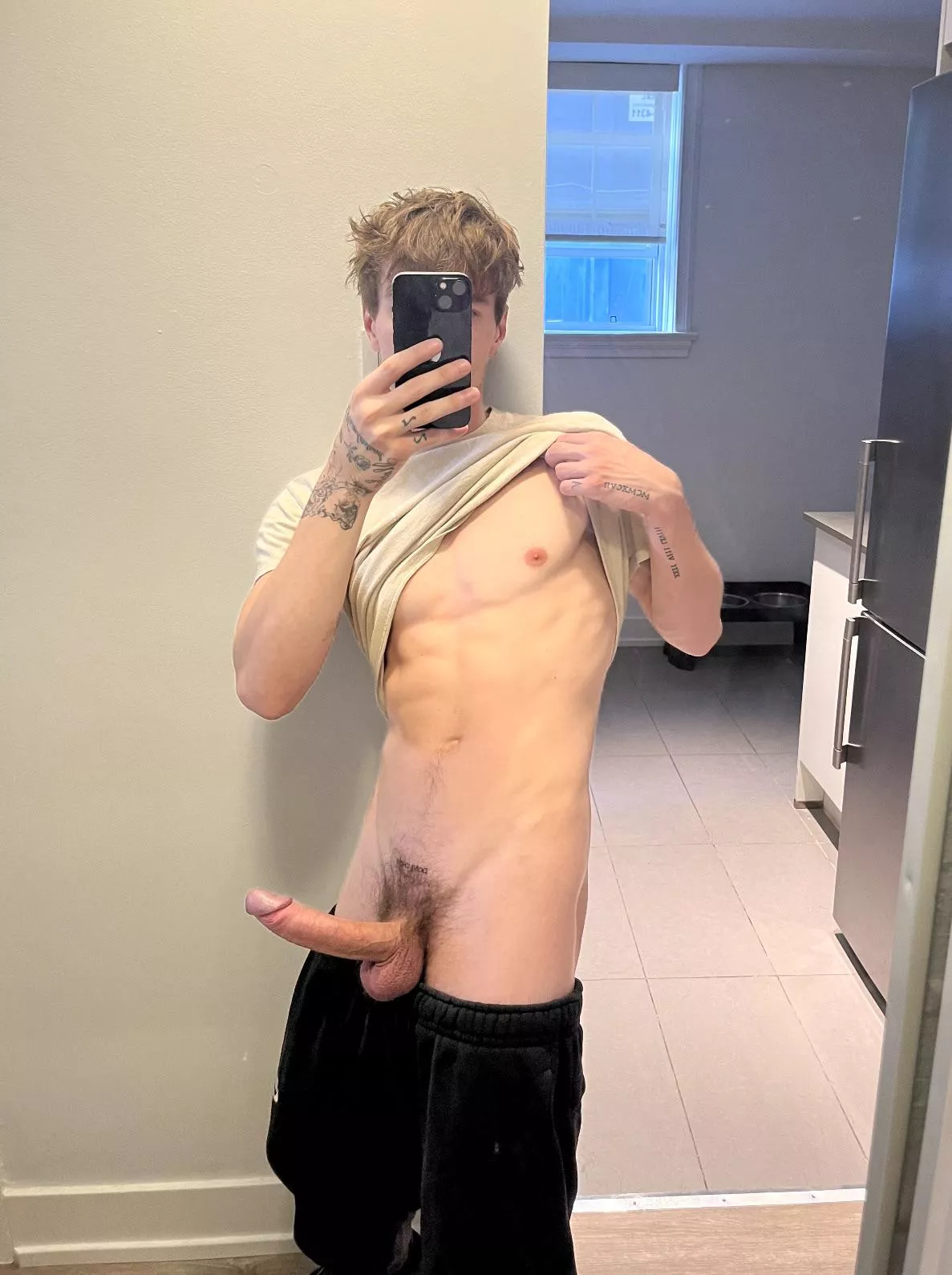 Does my dick belong in this subreddit?  posted by Past_Deer_1361