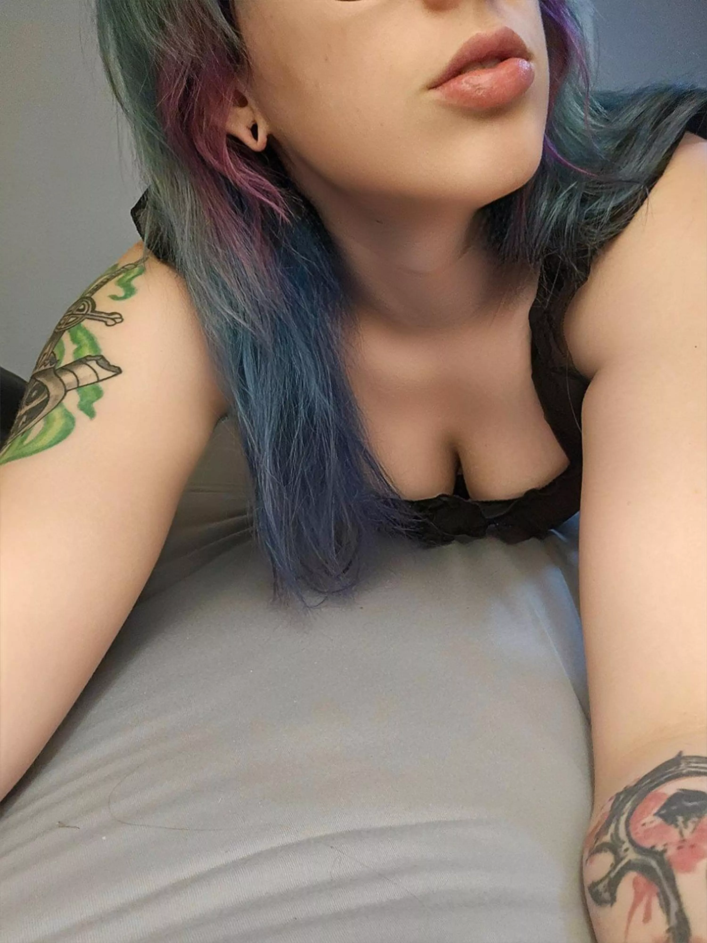 Hi ❤️ wanna come lay with me?  posted by DucksandSunshine