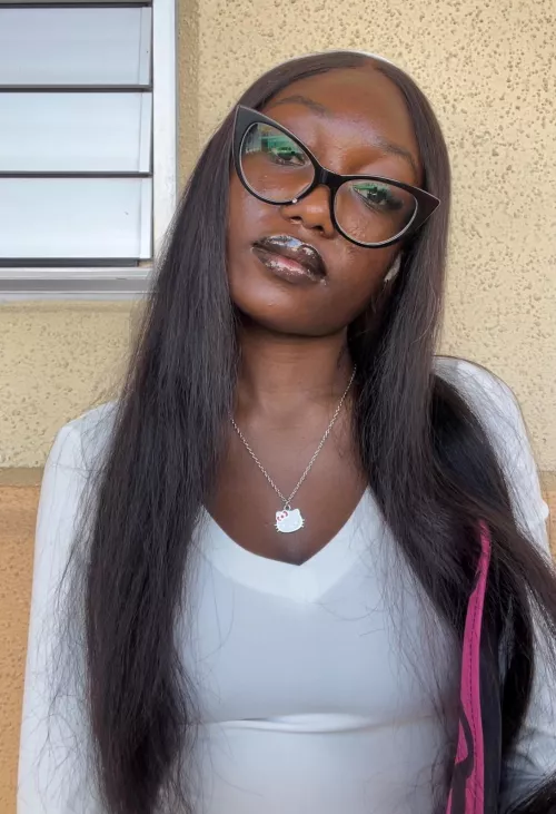 I look very pretty :3 by modsocmedia