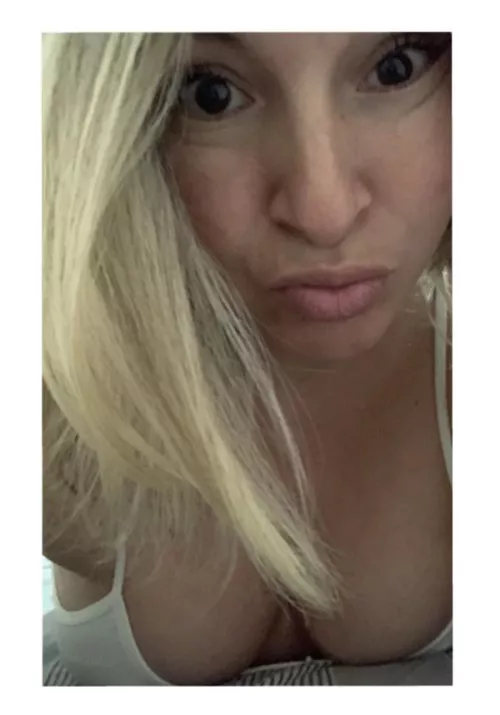 I need your card to buy lingerie to cuckold you again  by estrellitafugazz