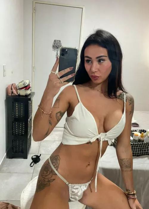 I’m here to make sure you never forget my name 💋 by sophiemodel