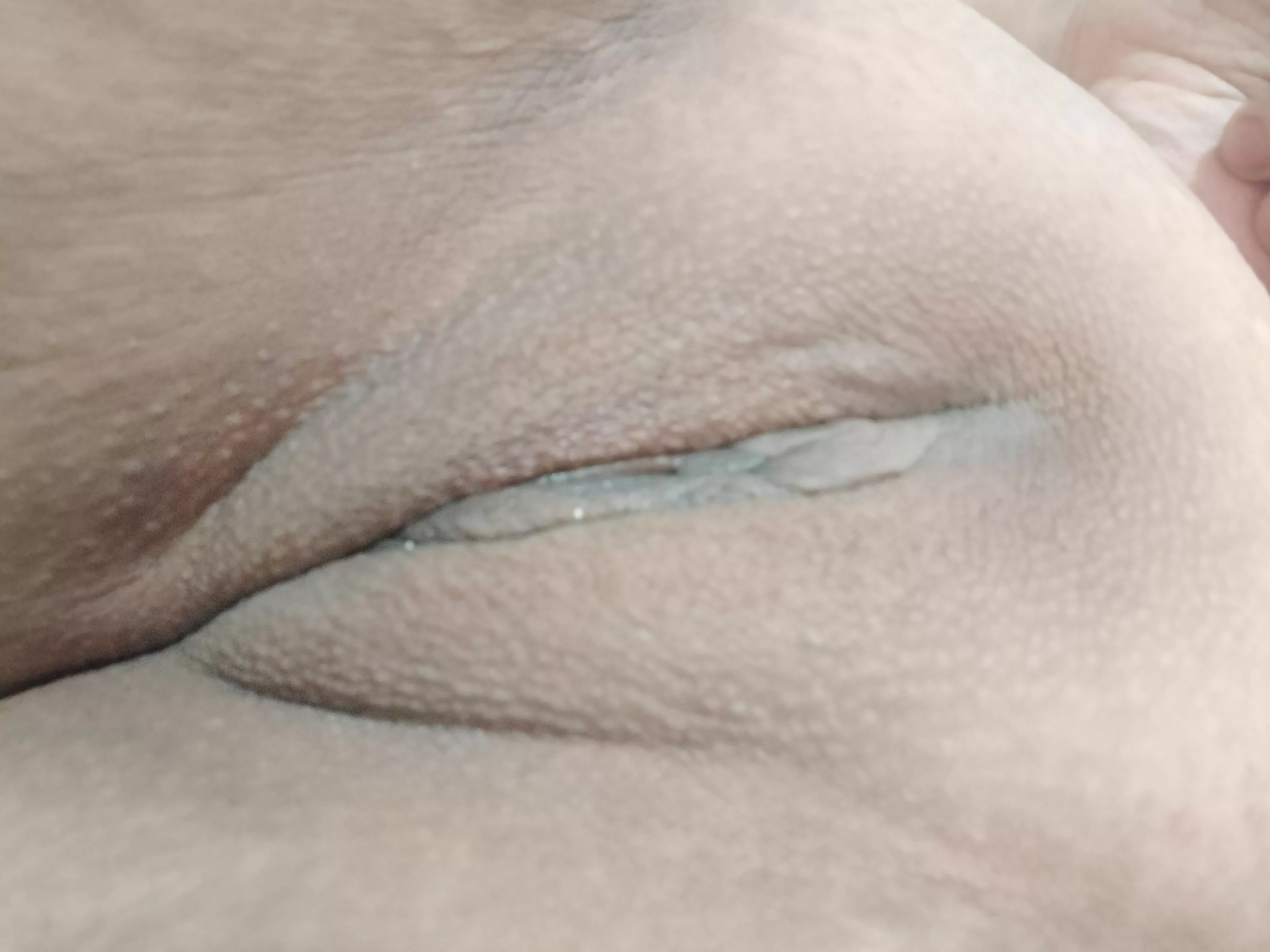 Looking (f)or someone to eat me out tonight 😗 posted by yagoobian__