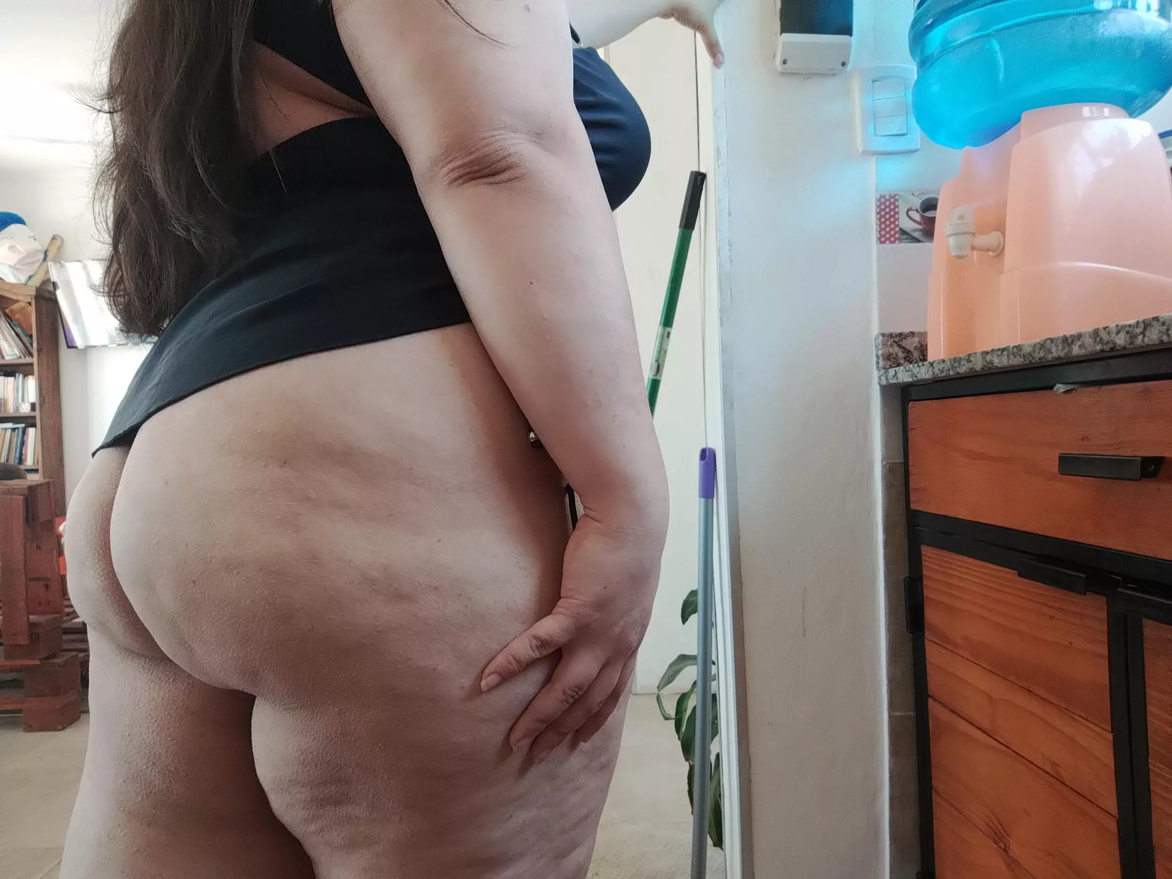 Real mommy of two body 😈 posted by may-nelia