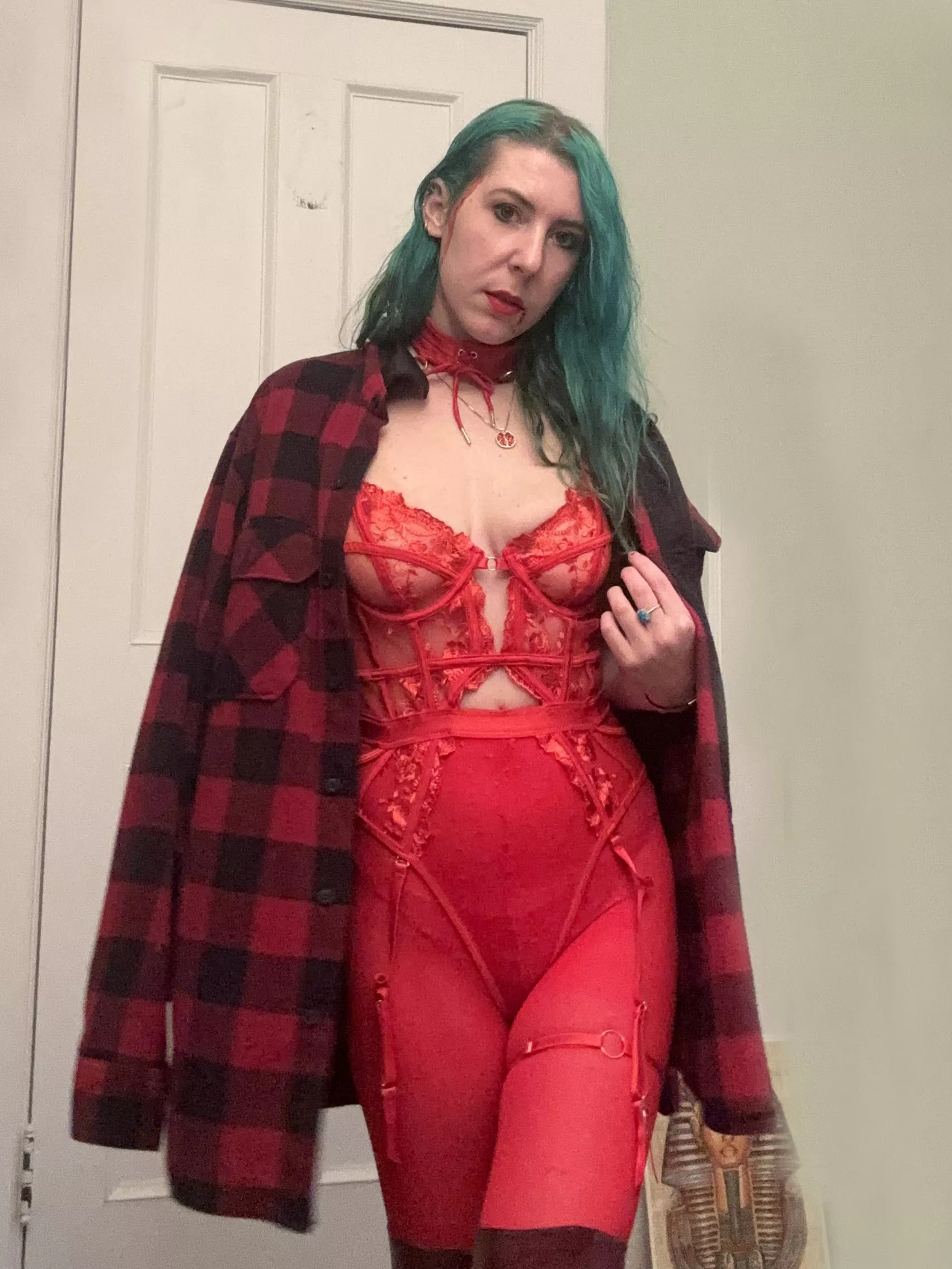 Red Riding Hood babe posted by sirenskiss3