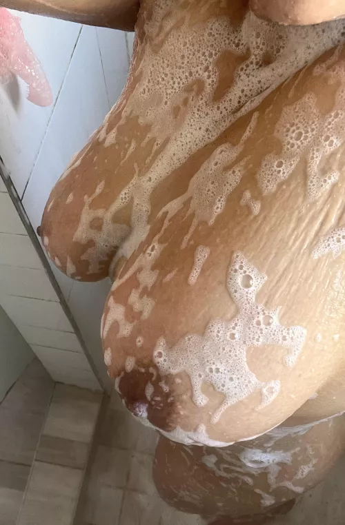 Shower time 🕰️  by lumberjackboss