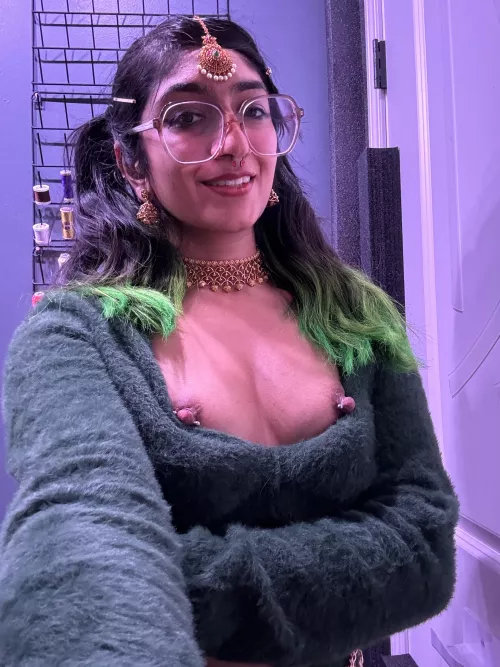 Wildly horny in my Indian Jewelry  by CurryMyFavor