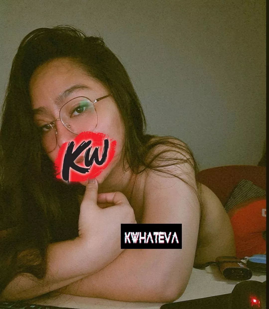 Work work work. 😵 Medyo naiinggit ako ng slight sa mga pumaparty tonight. 😮‍💨 Oh well, bawi nalang sa weekend. (F)🥰🥳 posted by Kwhateva