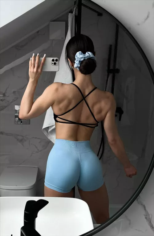 any thoughts? by linasphysiquex