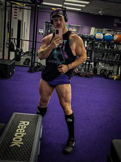 Come rub my sweaty quads by Cool_Committee6305