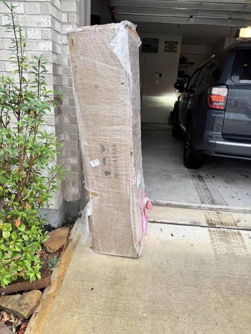 I hate ups  by OWGOONIE